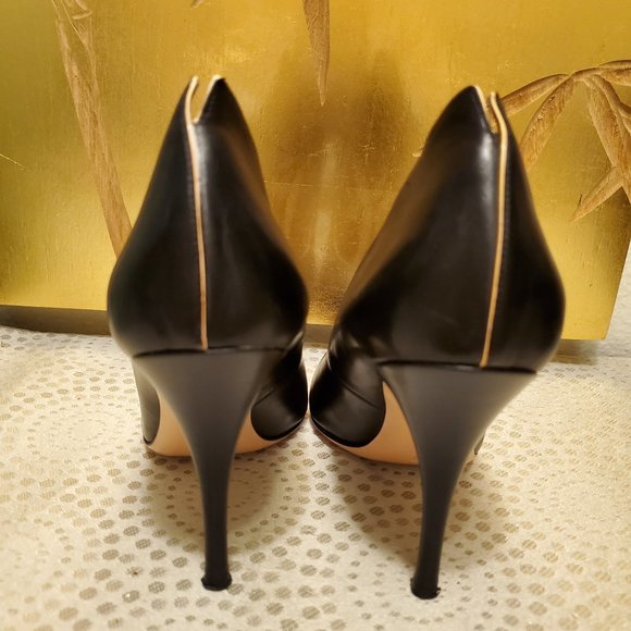 Gianvito Rossi Black Leather High-Heeled Pumps - Picture 11 of 11